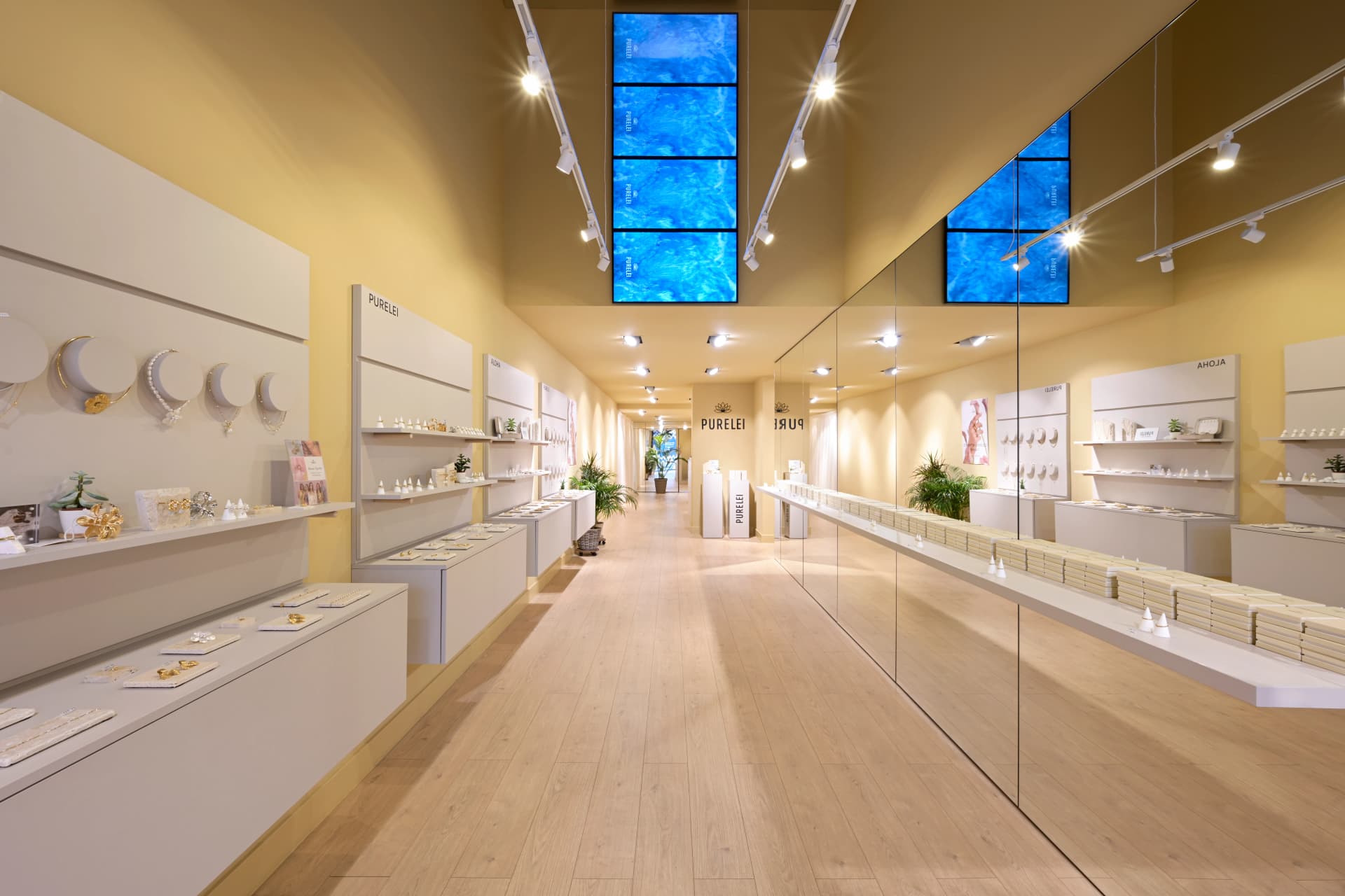 PURELEI store — _EWP7377